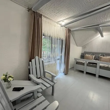 Guest House *