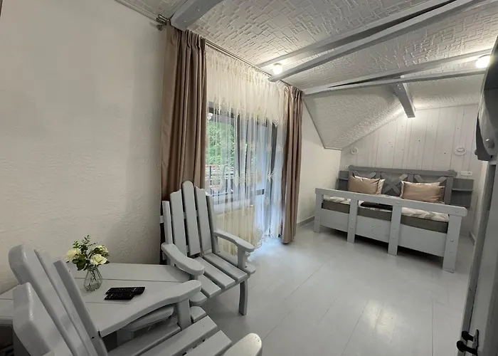 Guest House *